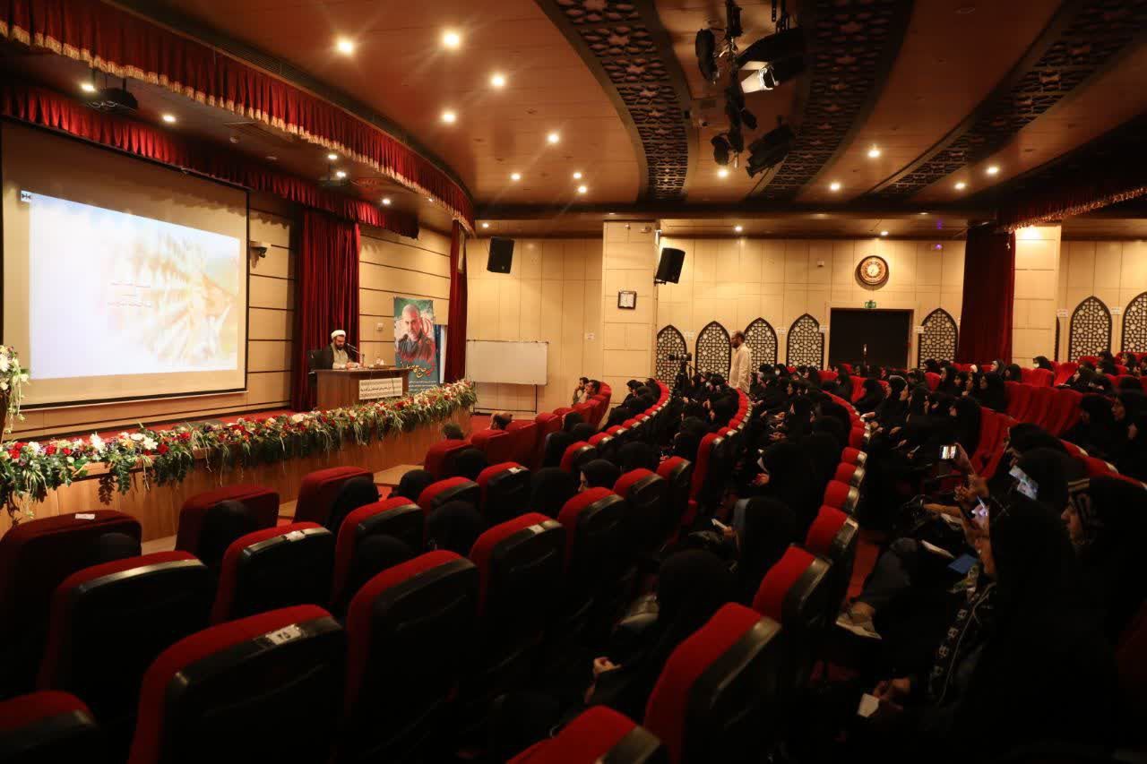 مدیر کل بقاع متبرکه و اماکن مذهبی سازمان اوقاف و امور خیریه خبر داد: برگزاری اولین دوره اموزشی خدام خواهر بقاع متبرکه در مشهد 