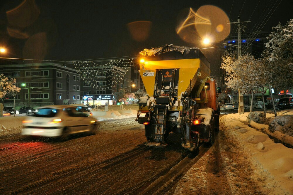 بیش از ۴۰ ساعت آماده باش کامل در سرما و برودت دمای کم سابقه در مشهد 